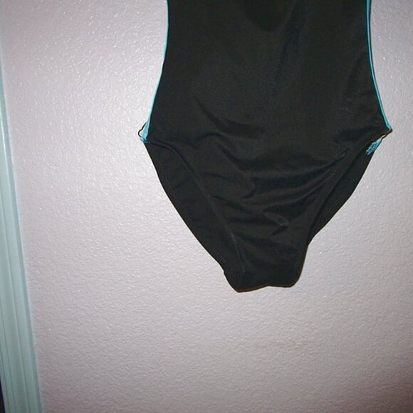 Miraclesuit Sport One Piece Swimsuit Size 8 High Neck Keyhole Tummy Slimmer Bra - Picture 2 of 12